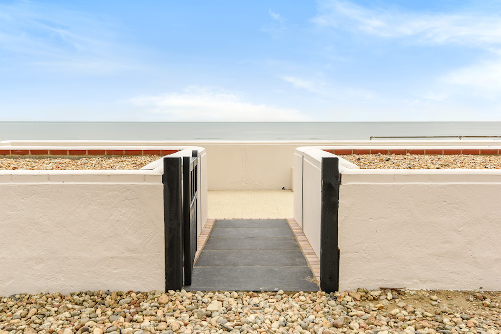 Holiday Lettings, West Wittering The Breeze Baileys Estate Agent