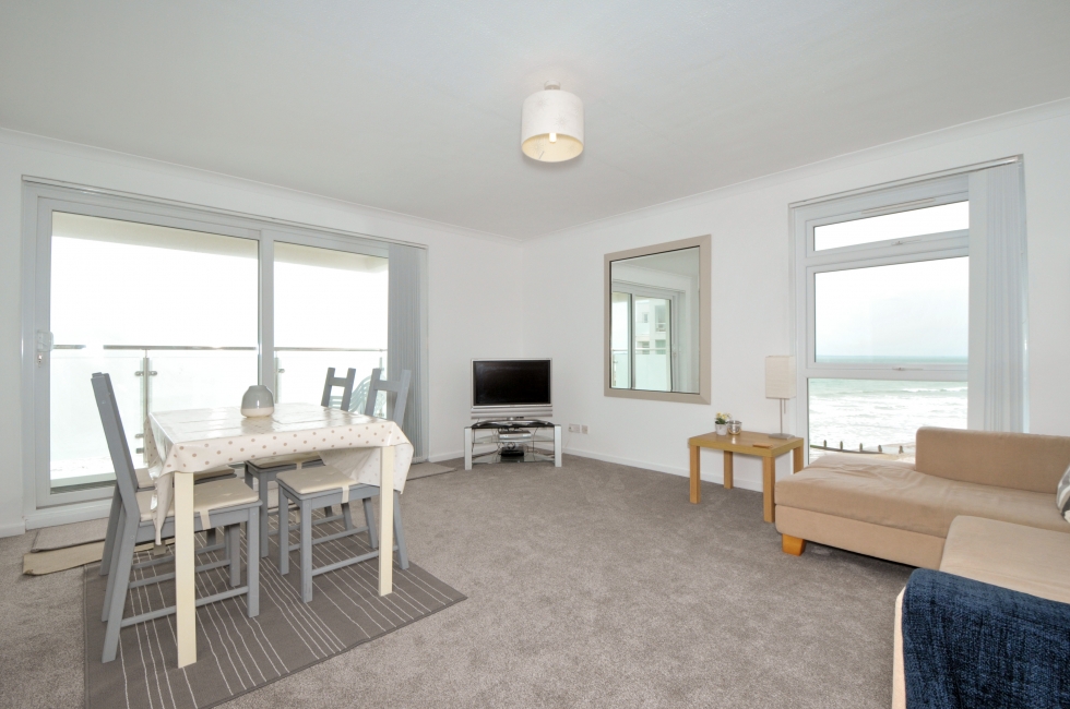 Holiday Lettings, East Wittering 46 Seagate Court Baileys Estate Agent