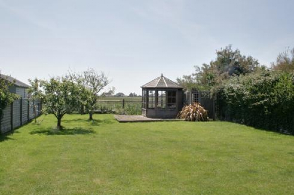 Holiday Lettings, West Wittering Honor Cottage Baileys Estate Agent