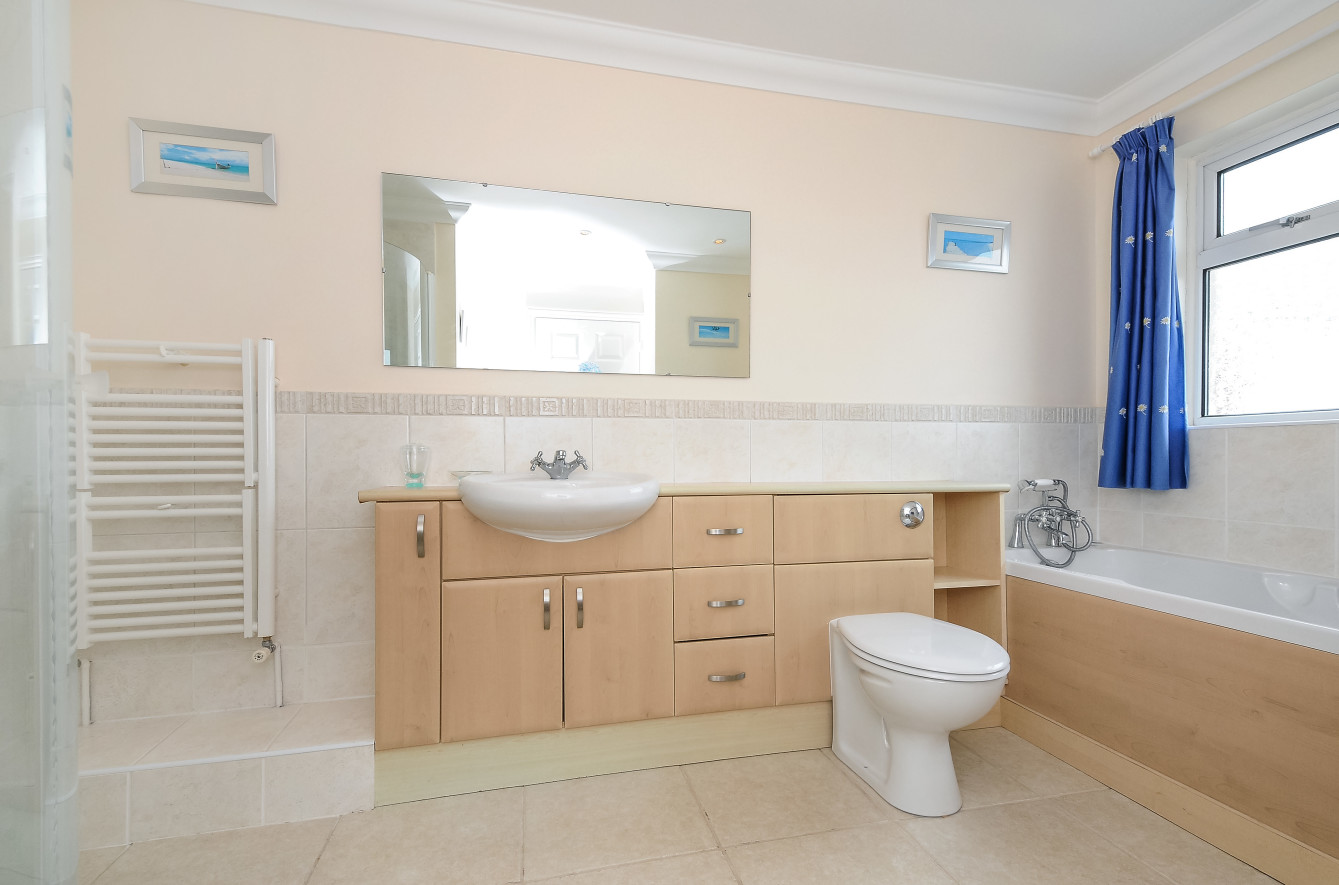 En-Suite Bathroom