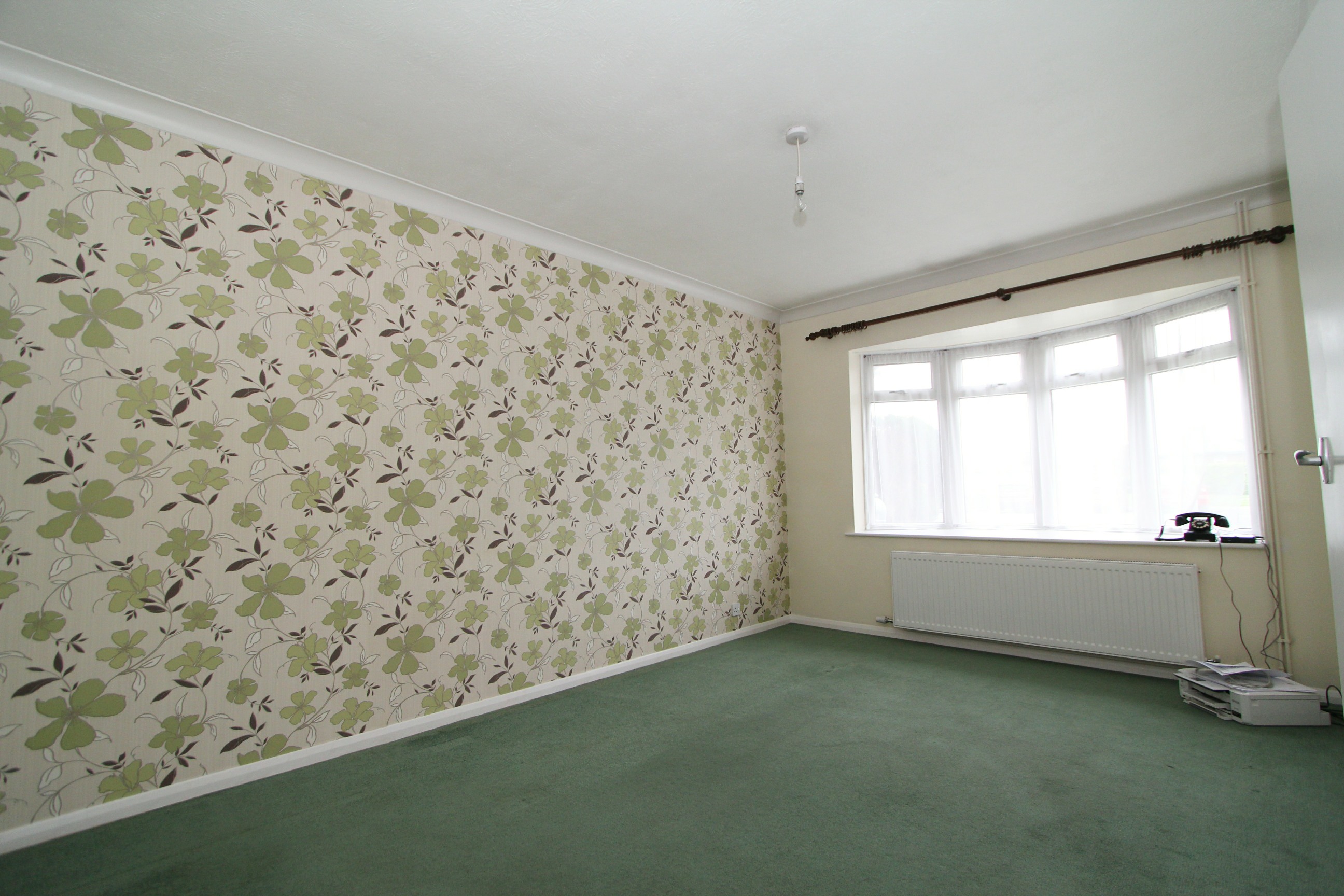 Property to Let, East Wittering 5 Cakeham Way Baileys Estate Agent