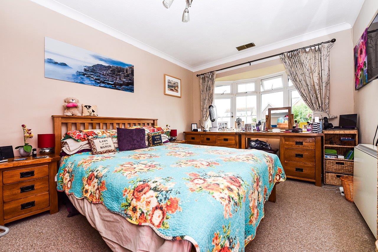 Property for Sale, West Wittering 8 Cakeham Way Baileys Estate Agent