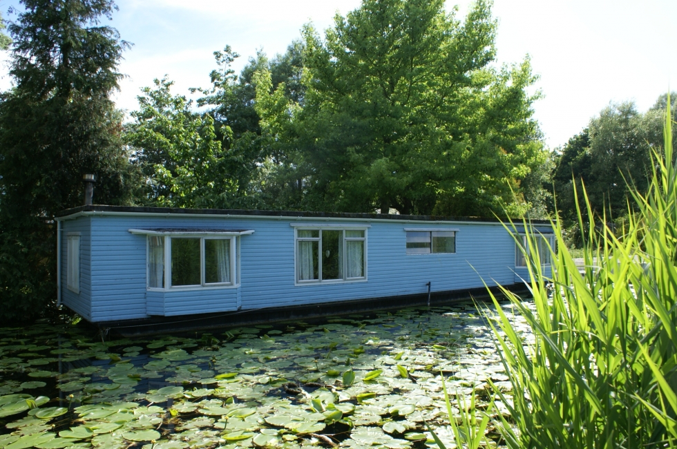 Property For Sale Chichester Houseboat The Bees Baileys Estate Agent