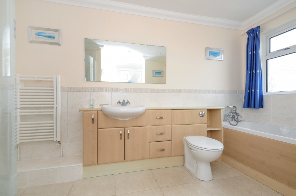 En-Suite Bathroom