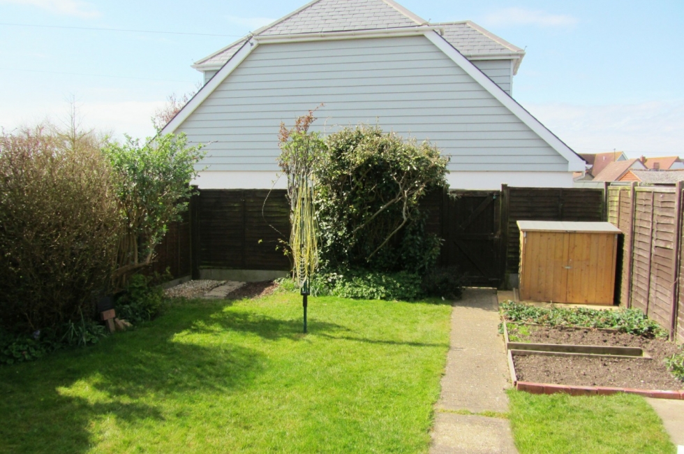 Property to Let, East Wittering 5 Cakeham Way Baileys Estate Agent