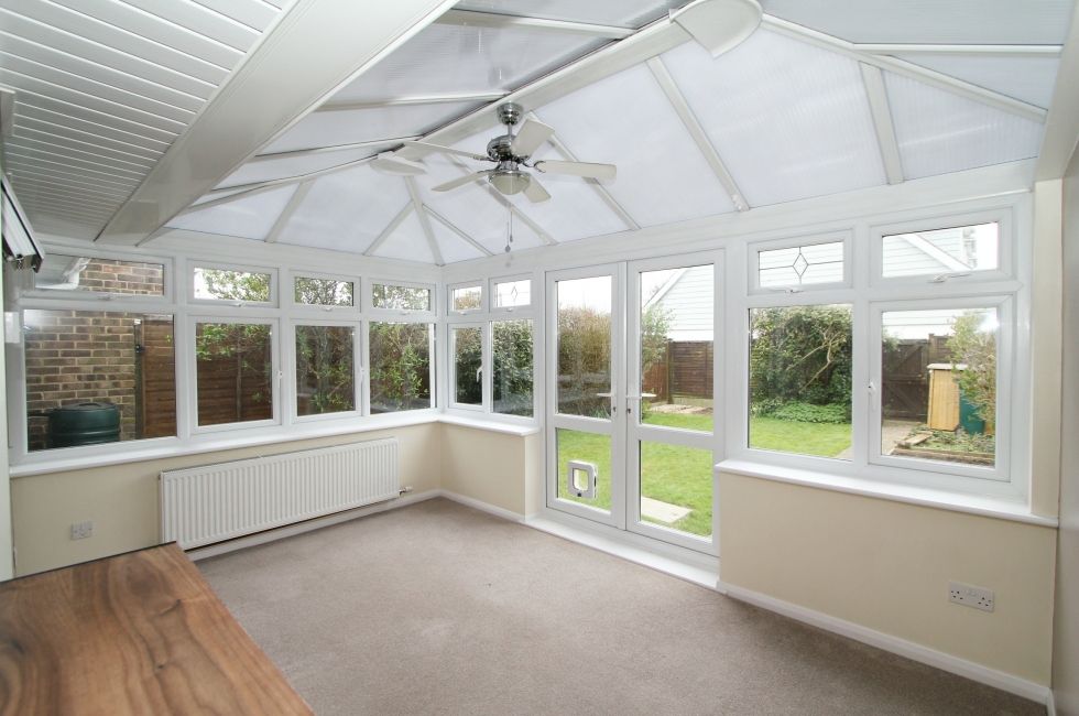 Property to Let, East Wittering 5 Cakeham Way Baileys Estate Agent