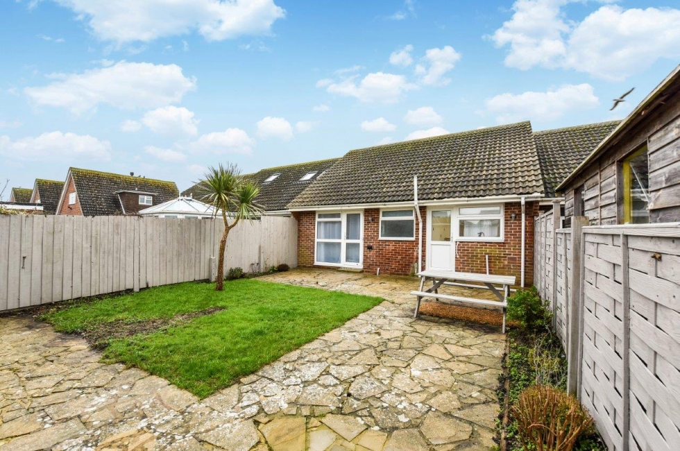 Holiday Lettings, West Wittering The Snug Baileys Estate Agent