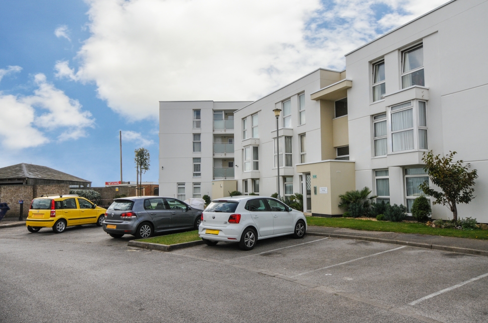 Holiday Lettings, East Wittering 9 Seagate Court Baileys Estate Agent