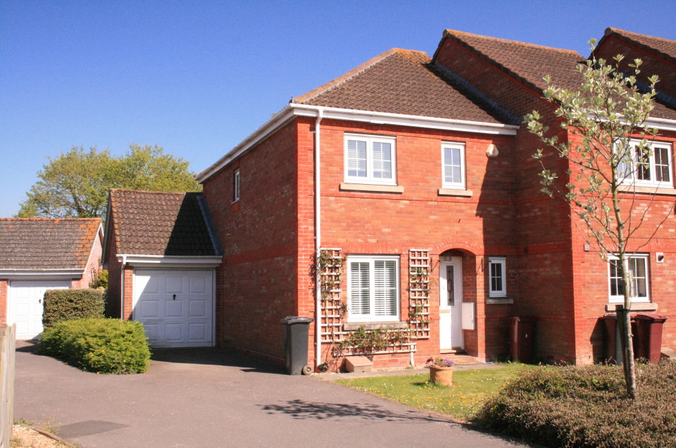 Property for Sale, Birdham 5 Pipers Mead Baileys Estate Agent