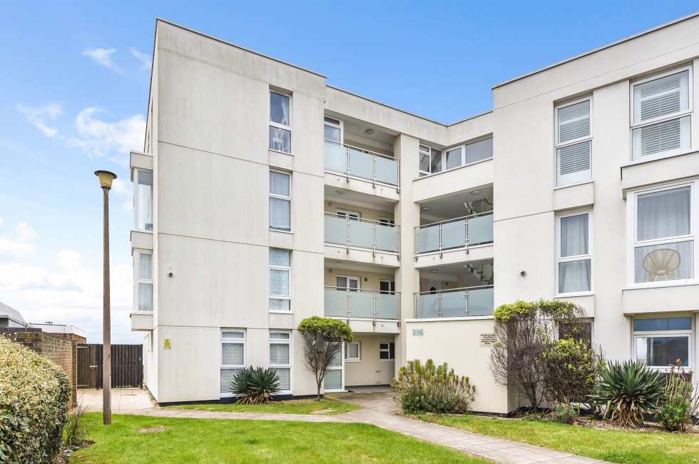 Property for Sale, East Wittering Seagate Court Baileys Estate Agent